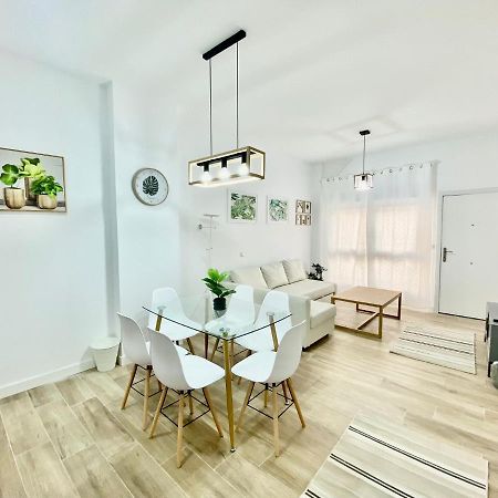 Puente Praga Aparment Appartement Madrid Buitenkant foto