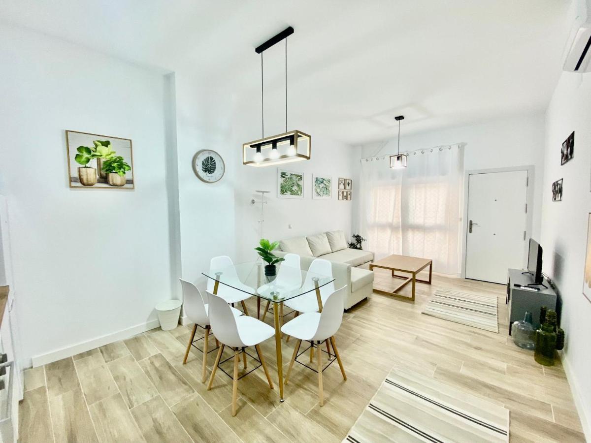 Puente Praga Aparment Appartement Madrid Buitenkant foto
