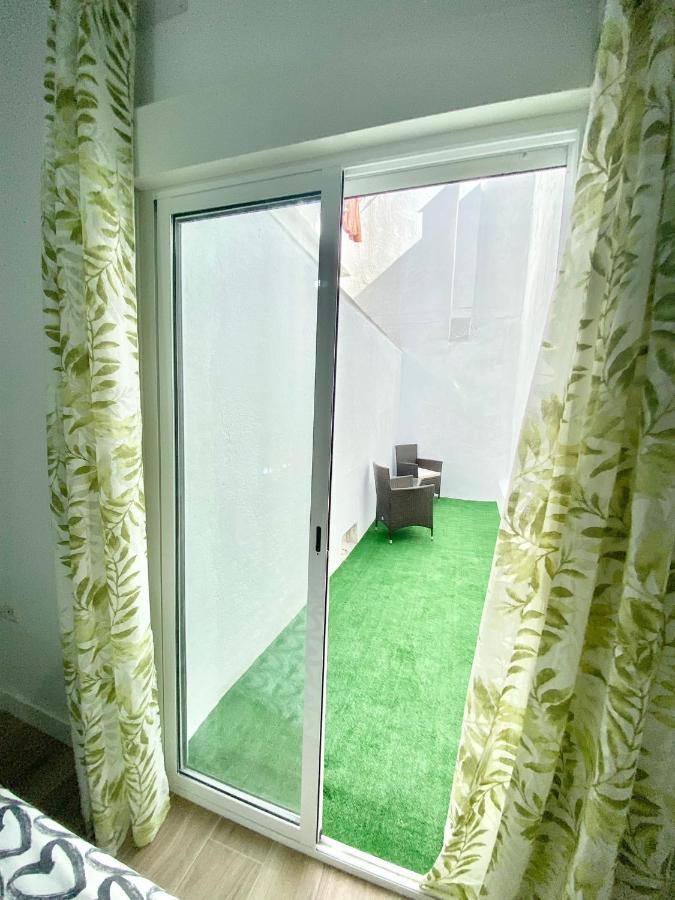 Puente Praga Aparment Appartement Madrid Buitenkant foto