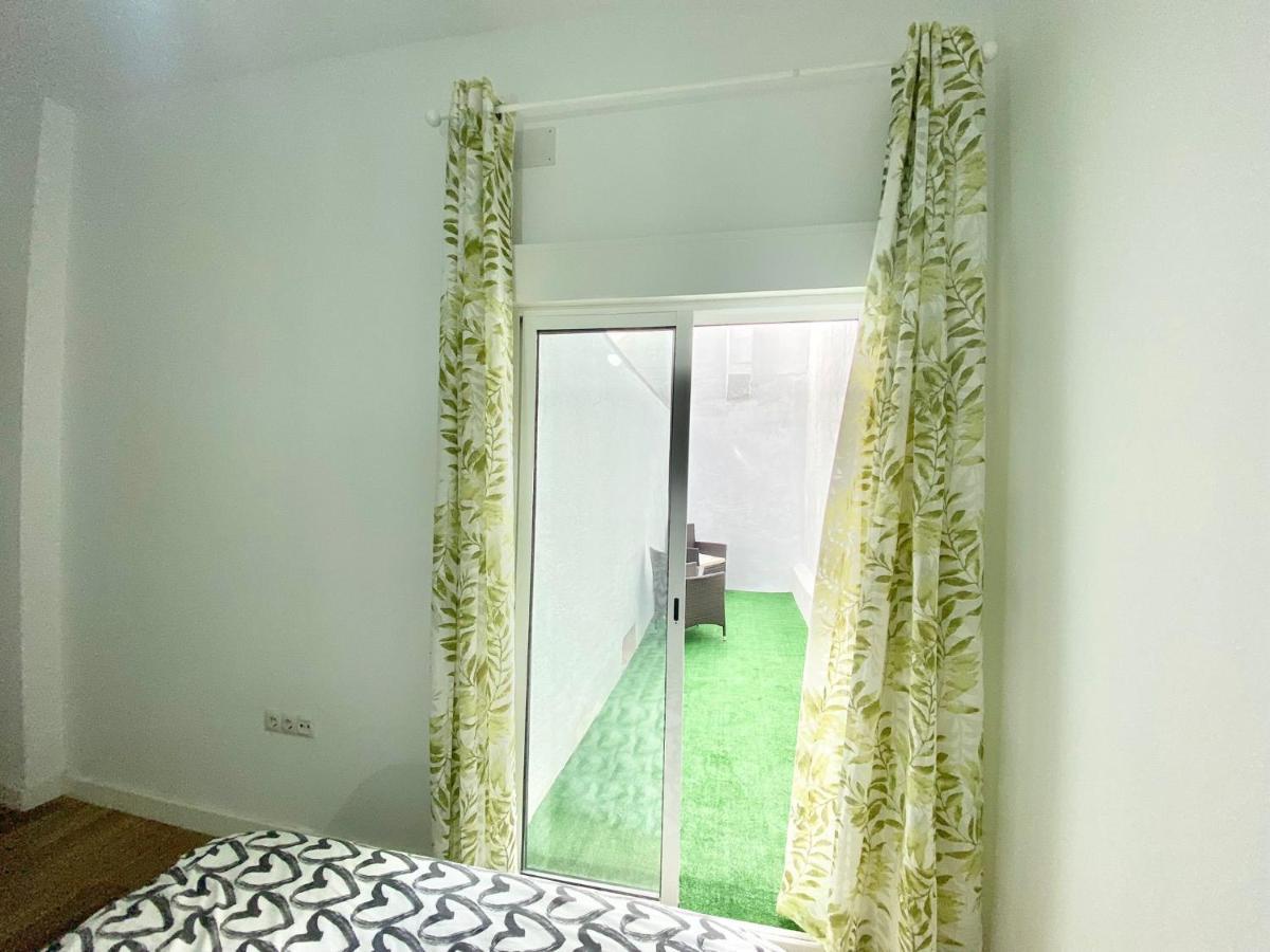 Puente Praga Aparment Appartement Madrid Buitenkant foto