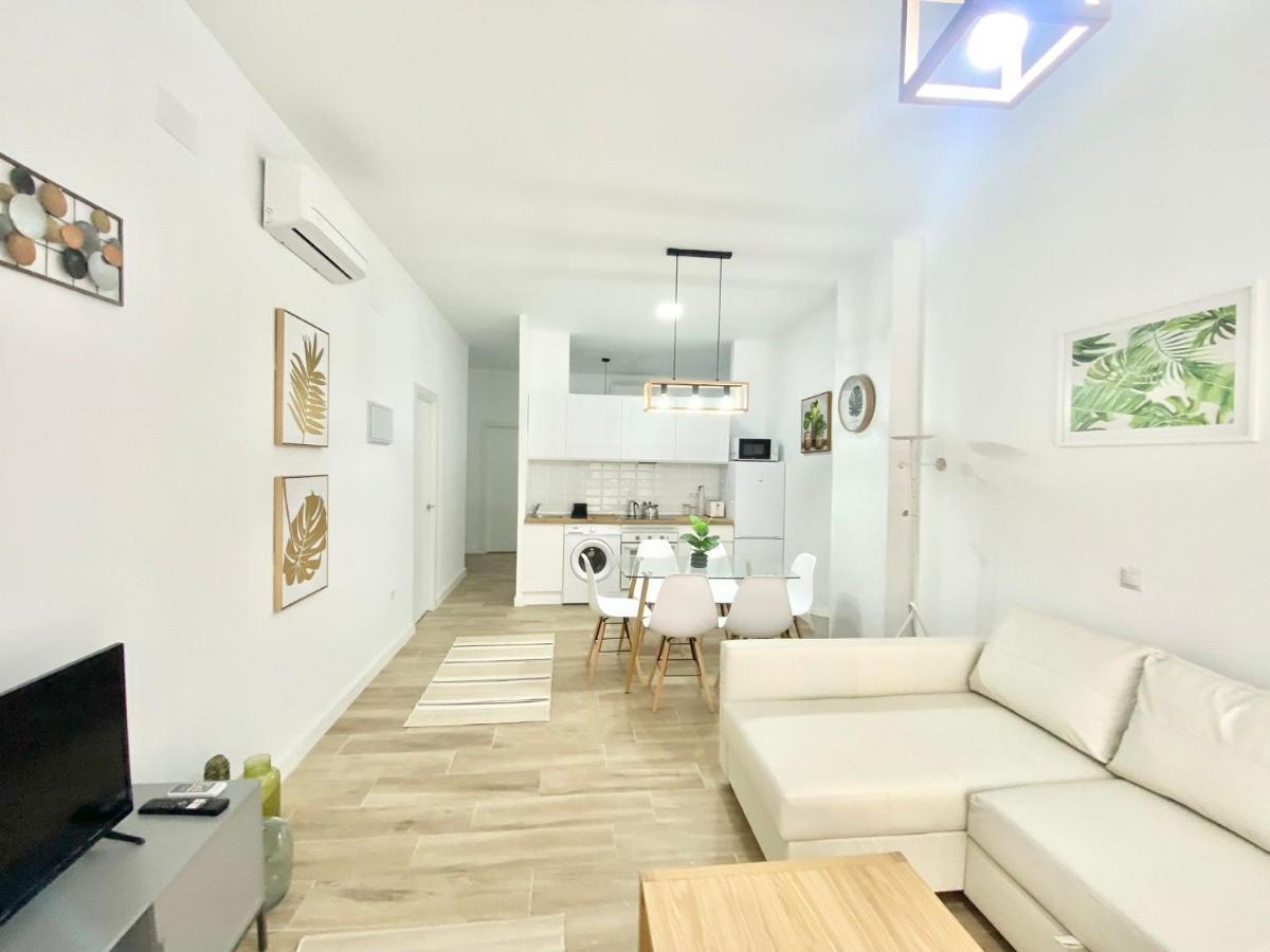 Puente Praga Aparment Appartement Madrid Buitenkant foto