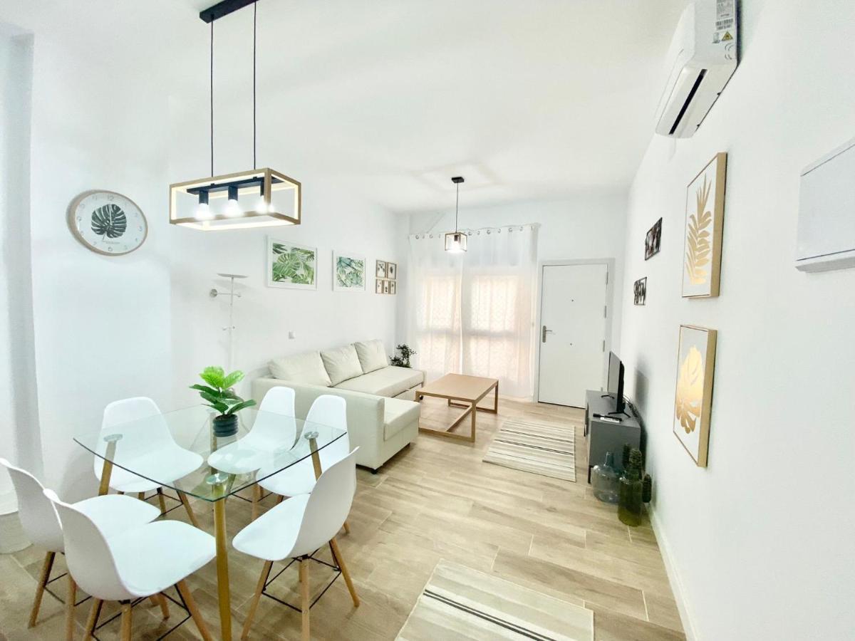 Puente Praga Aparment Appartement Madrid Buitenkant foto